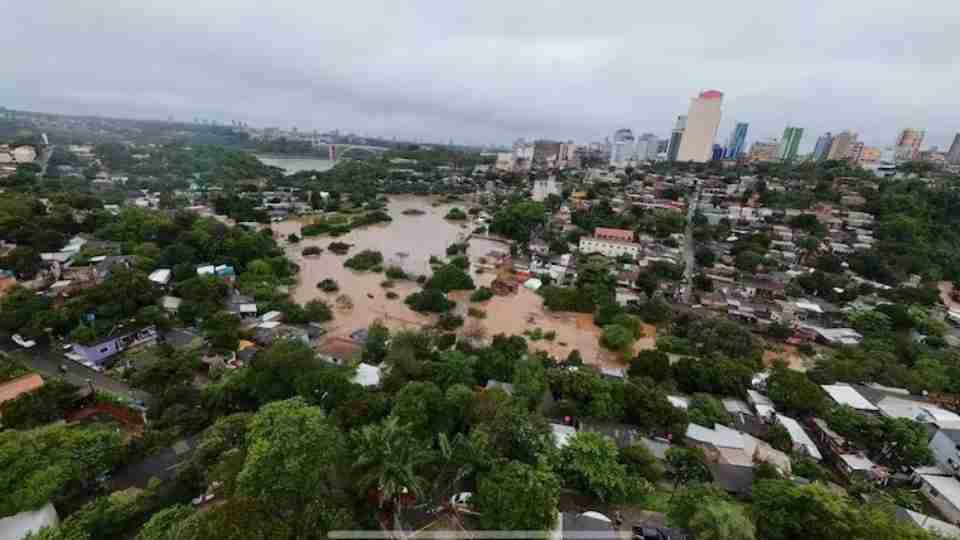 Rio Paraná pode ultrapassar 120 metros e ampliar inundações em Ciudad del Este